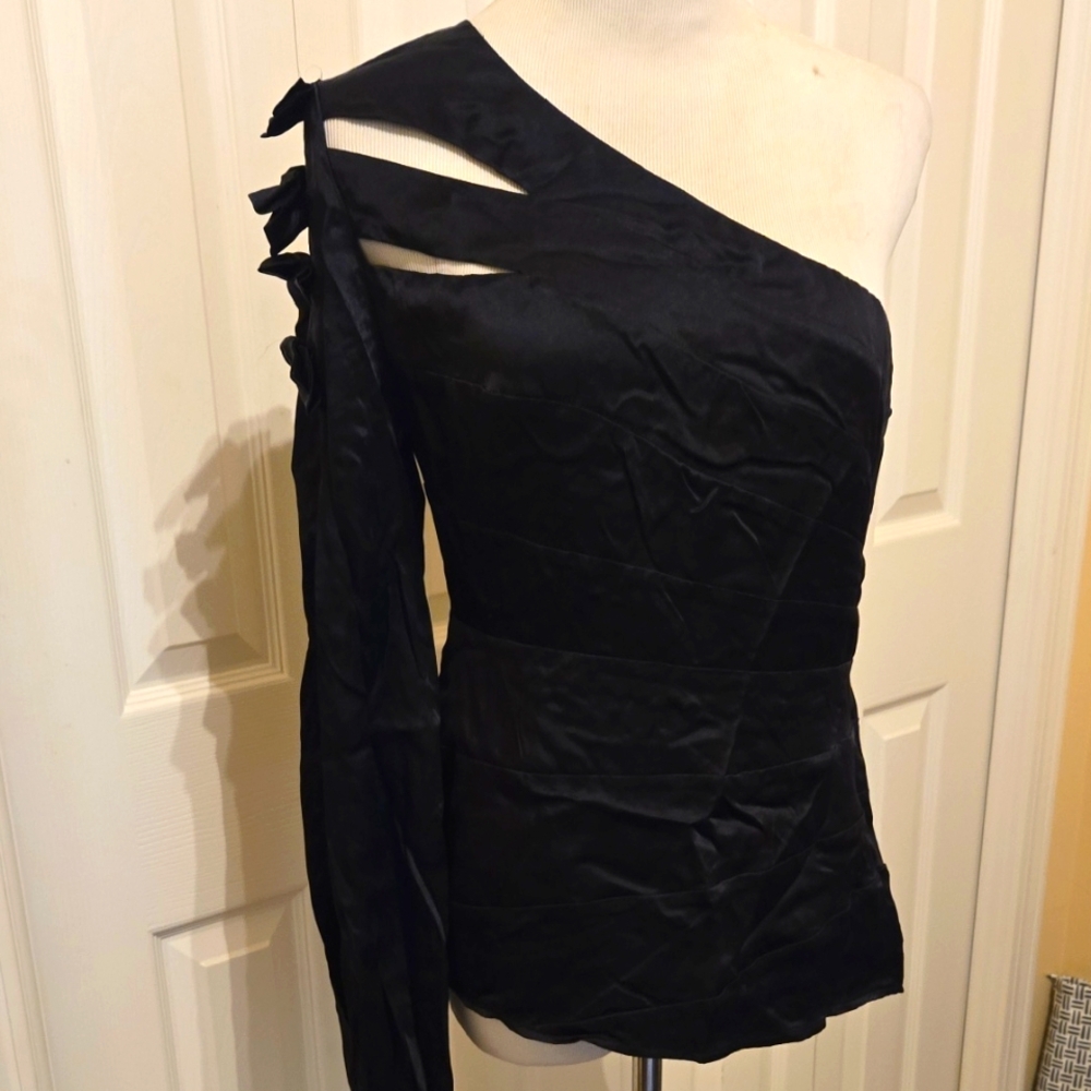 NWT BE SEDUCED Satin One Shoulder Top Sz 6